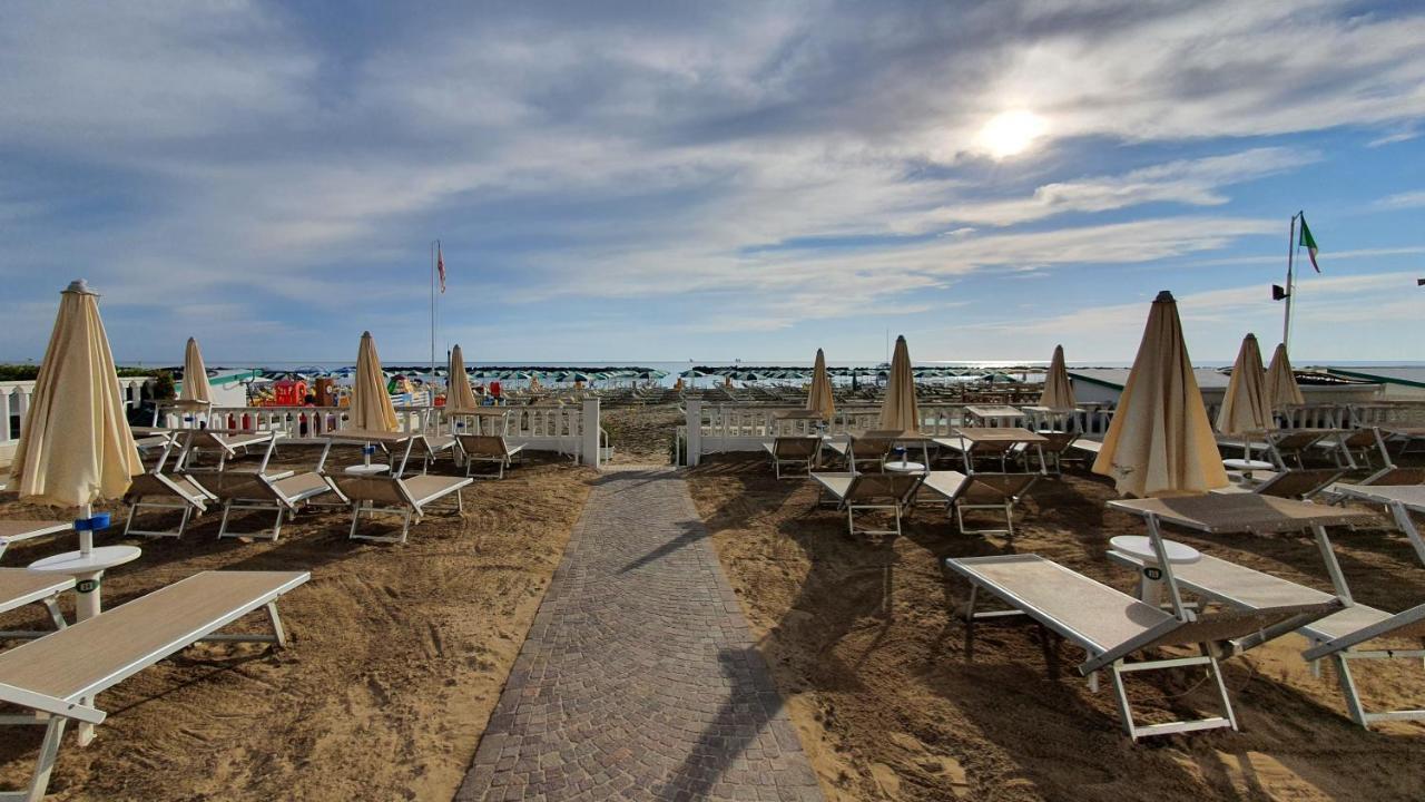 Hotel Rosa Maria Elite Bellaria-Igea Marina Buitenkant foto