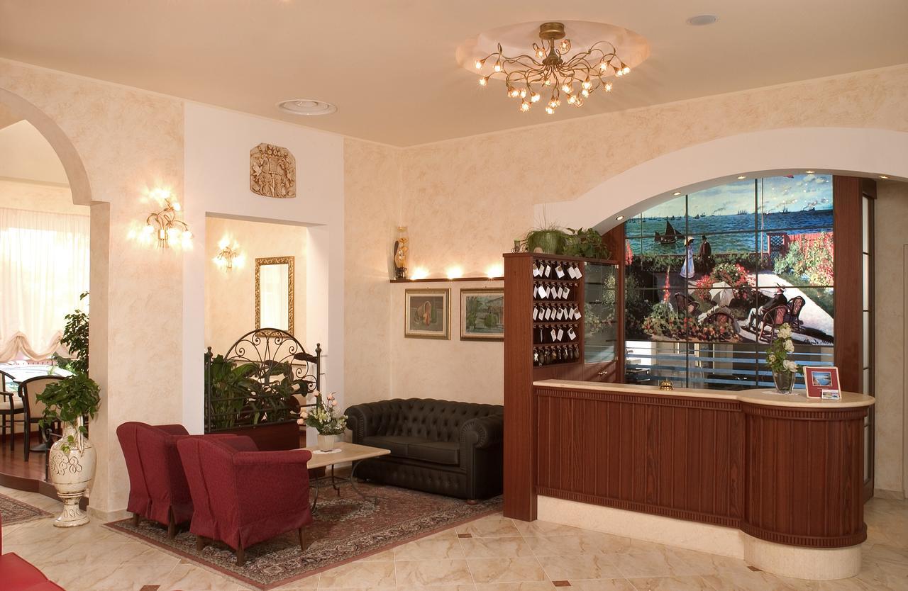 Hotel Rosa Maria Elite Bellaria-Igea Marina Buitenkant foto